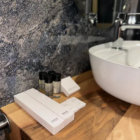 Class * טיראנה